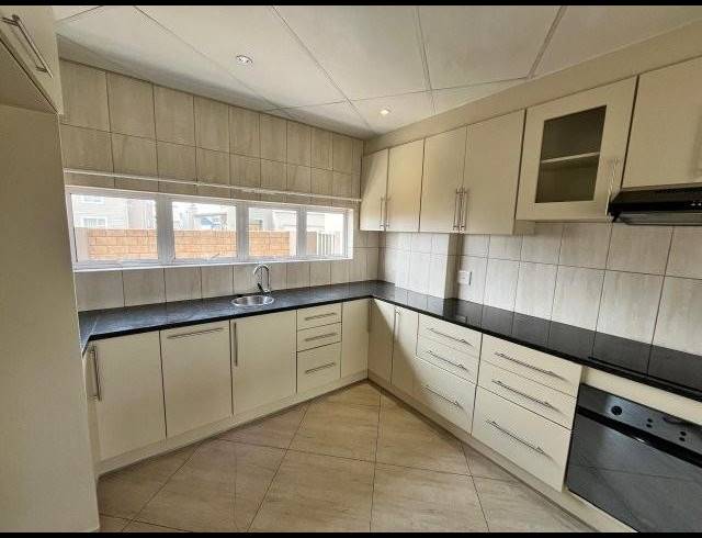 4 BEDROOM HOUSE FOR SALE IN RIVERSPRAY LIFESTYLE ESTATE